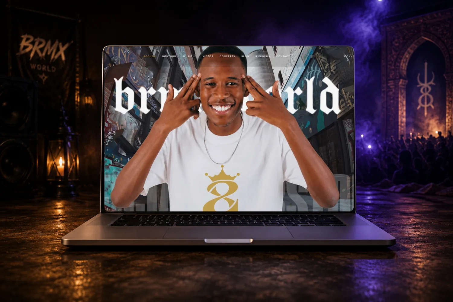 Site internet brmx.world sur ordinateur portable, scène de concert BRMX World